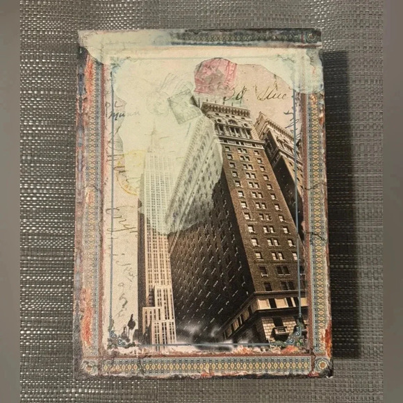 Beautiful Faux Book Storage Stash Box New York City Plexiglass Front - 9"H - Picture 4 of 7